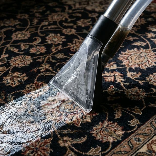 Halıdaki Kötü Koku Nasıl Giderilir? 5 Etkili Yöntem